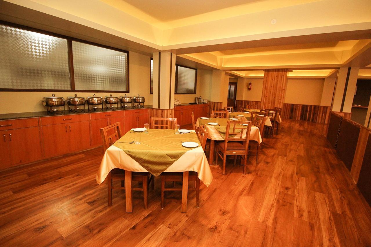 Hotel Tarayana Grand Gangtok Exteriör bild