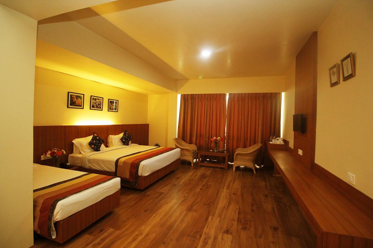 Hotel Tarayana Grand Gangtok Exteriör bild