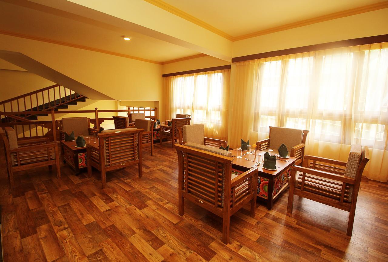 Hotel Tarayana Grand Gangtok Exteriör bild